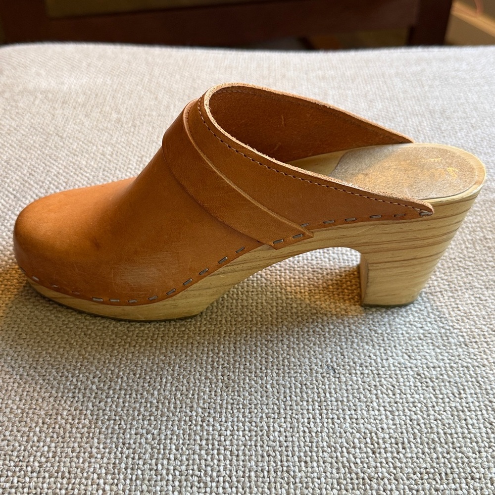Sandgren Classic Tan Leather Clogs - Picture 2 of 4